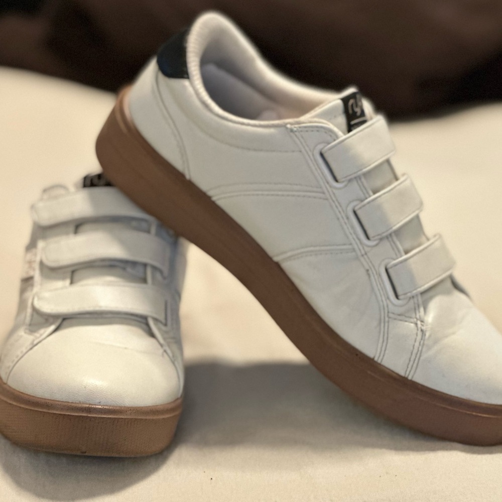 Ryka Gardenia vegan leather velcro fashion sneakers women’s size 8